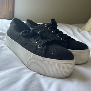 Steve Madden Black Platform sneakers